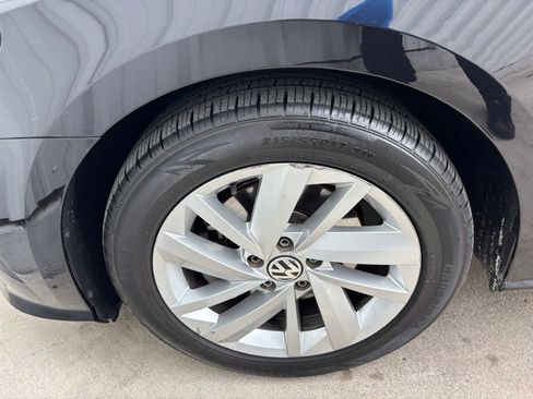 Used 2018 Volkswagen Passat 2.0T SE w/ SE Lighting Package image 12