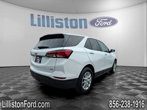 Used 2022 Chevrolet Equinox LS w/ LS Convenience Package image 6