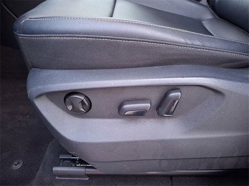 Used 2019 Volkswagen Atlas SE w/ Towing Package image 15