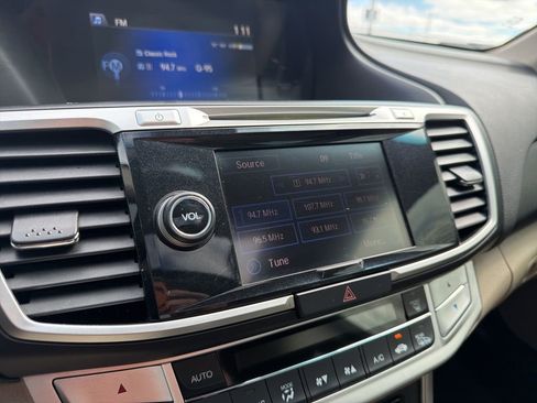 Used 2015 Honda Accord Touring image 31