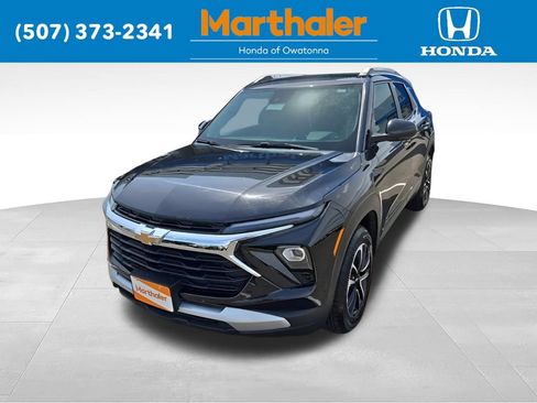 Used 2025 Chevrolet TrailBlazer LT AWD/4WD image 1