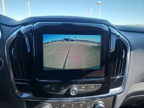 Used 2019 Chevrolet Traverse LT image 18
