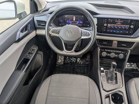 Used 2024 Volkswagen Taos SE image 16