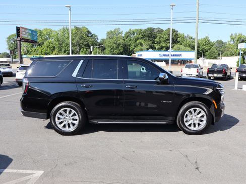 Used 2025 Chevrolet Tahoe Premier AWD/4WD image 11