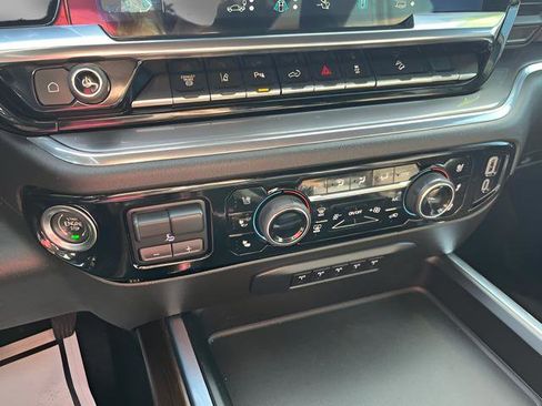 Used 2024 Chevrolet Silverado 2500 High Country w/ High Country Premium Package image 19