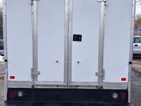 Used 2016 GMC Savana 3500 image 3