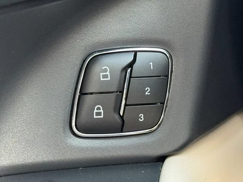 Used 2023 Ford Expedition Platinum AWD/4WD image 17