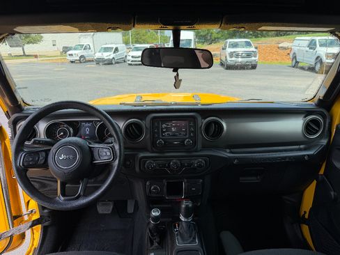 Used 2018 Jeep Wrangler Sport AWD/4WD image 24