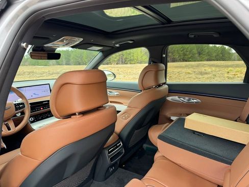 New 2026 Genesis GV70 2.5T Advanced image 24