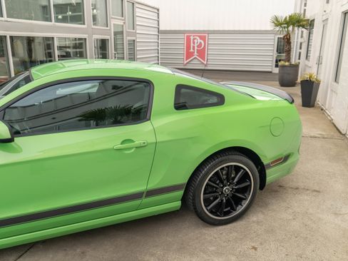 Used 2013 Ford Mustang Boss 302 w/ Boss 302 Accessory Pkg image 5