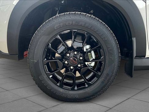 New 2026 Nissan Armada PRO-4X w/ Captain's Chari Seat Package image 9