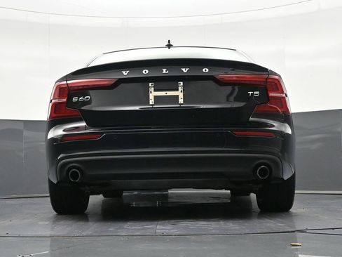 Used 2019 Volvo S60 T5 Momentum w/ Premium Package image 26