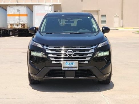 Used 2024 Nissan Rogue SV AWD/4WD image 2
