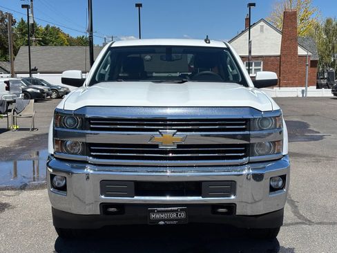 Used 2018 Chevrolet Silverado 2500 LT AWD/4WD image 2