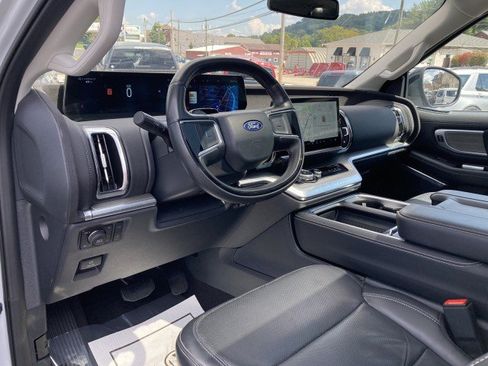 Certified 2025 Ford Expedition Max Platinum AWD/4WD image 14