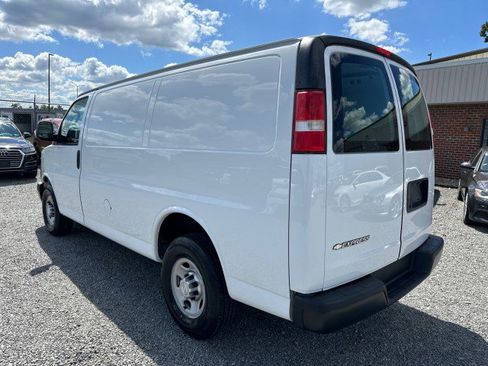 Used 2017 Chevrolet Express 2500 image 12