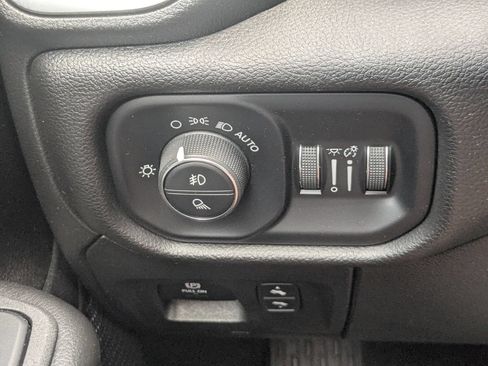 Used 2025 RAM 1500 Big Horn RWD image 16