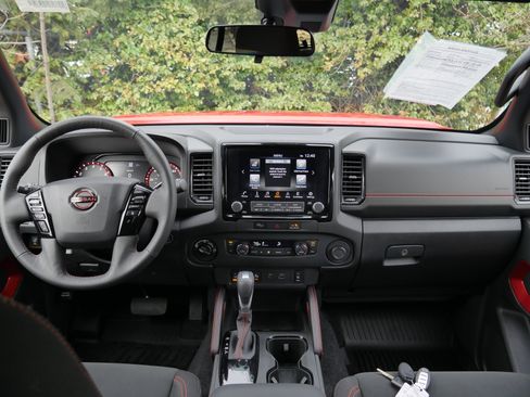 Certified 2024 Nissan Frontier PRO-4X w/ Pro Convenience Package image 9