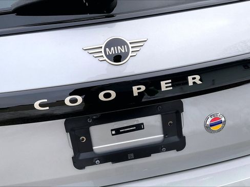 Certified 2025 MINI Cooper 2-Door Hardtop image 8