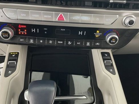 Used 2023 Kia Telluride EX w/ EX Captain's Chair Package image 41