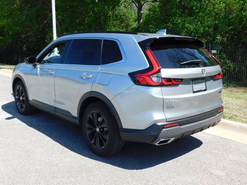 Used 2023 Honda CR-V Sport Touring image 3