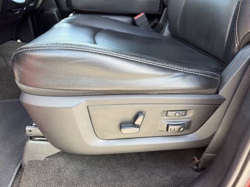 Used 2014 RAM 1500 Laramie AWD/4WD image 16