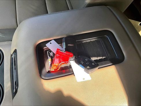 Used 2017 GMC Yukon SLT image 35