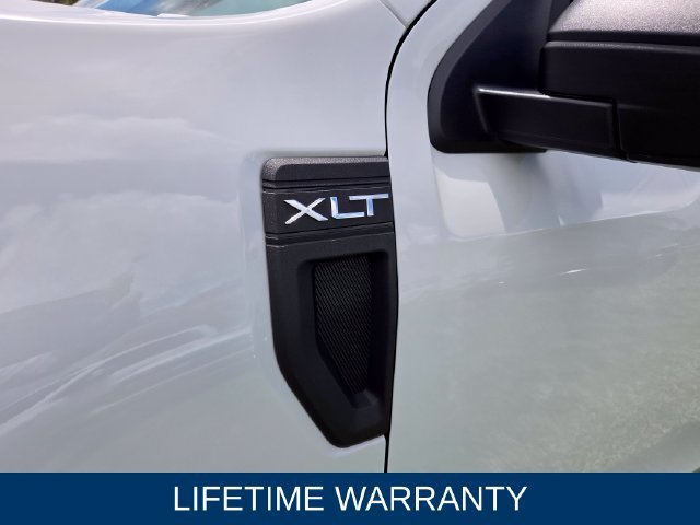 Used 2025 Ford Maverick XLT w/ Equipment Group 302A AWD/4WD image 8