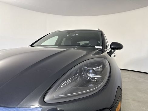 Certified 2024 Porsche Macan S AWD/4WD image 11