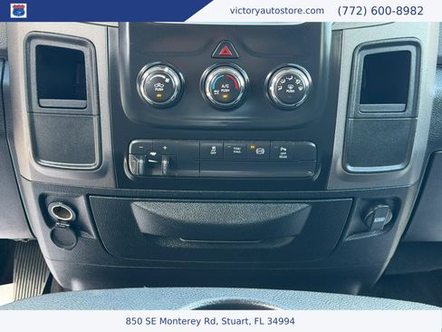 Used 2018 RAM 3500 Tradesman w/ Chrome Appearance Group RWD image 24
