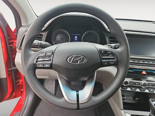 Used 2020 Hyundai Elantra SEL FWD image 13
