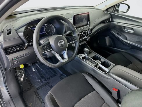 Used 2025 Nissan Sentra SV FWD image 30