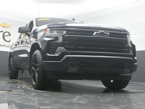 Used 2023 Chevrolet Silverado 1500 RST image 3