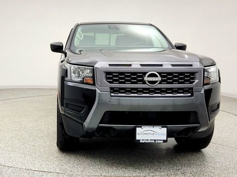 Used 2025 Nissan Frontier SV AWD/4WD image 2