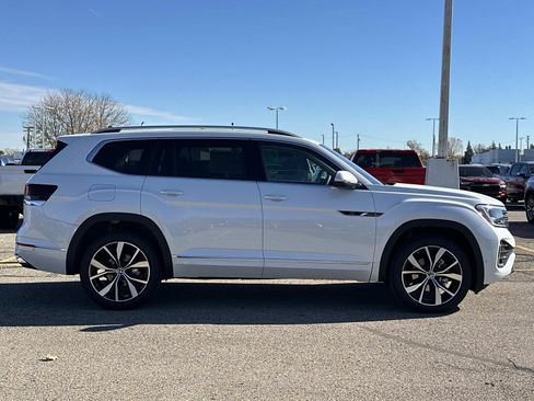 New 2026 Volkswagen Atlas SEL Premium R-Line image 6