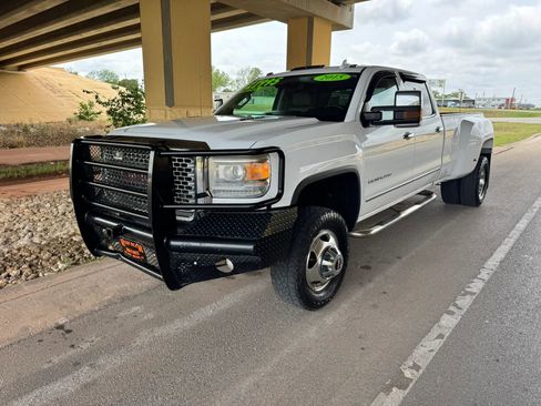 Used 2015 GMC Sierra 3500 Denali w/ Duramax Plus Package image 5
