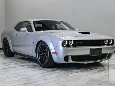 Used 2019 Dodge Challenger R/T Scat Pack RWD image 9