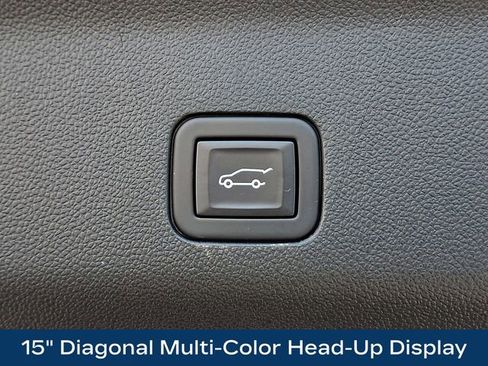 Used 2024 GMC Yukon XL Denali image 32