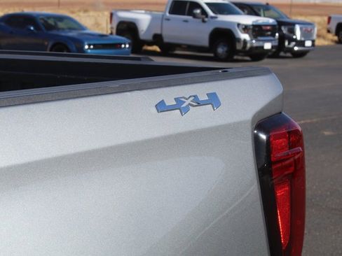 Used 2024 GMC Sierra 1500 SLE image 16