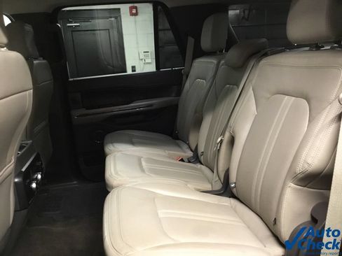 Used 2019 Ford Expedition Limited w/ Equipment Group 301A AWD/4WD image 29