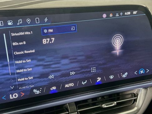 Used 2024 Chevrolet Equinox EV LT w/ LPO, Blackout Package FWD image 21