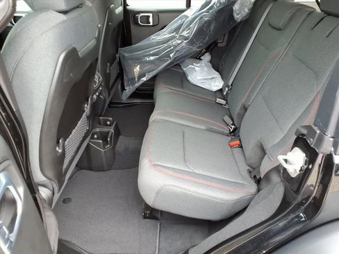 New 2025 Jeep Wrangler Unlimited Rubicon image 12