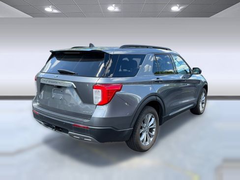 Used 2023 Ford Explorer XLT w/ Equipment Group 202A AWD/4WD image 6