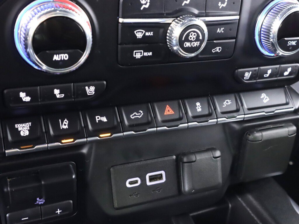 Used 2021 GMC Sierra 3500 AT4 w/ AT4 Premium Plus Package AWD/4WD image 26