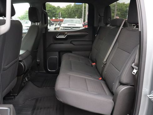 Used 2023 Chevrolet Silverado 1500 RST w/ Z71 Off-Road Package AWD/4WD image 9
