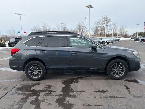 Used 2019 Subaru Outback 2.5i Premium image 4
