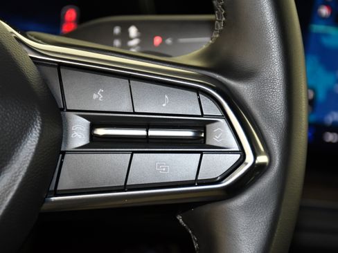 Used 2025 Chevrolet Suburban Z71 image 22