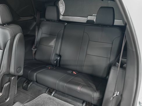 Used 2023 Chevrolet Traverse RS w/ LPO, Floor Liner Package AWD/4WD image 30