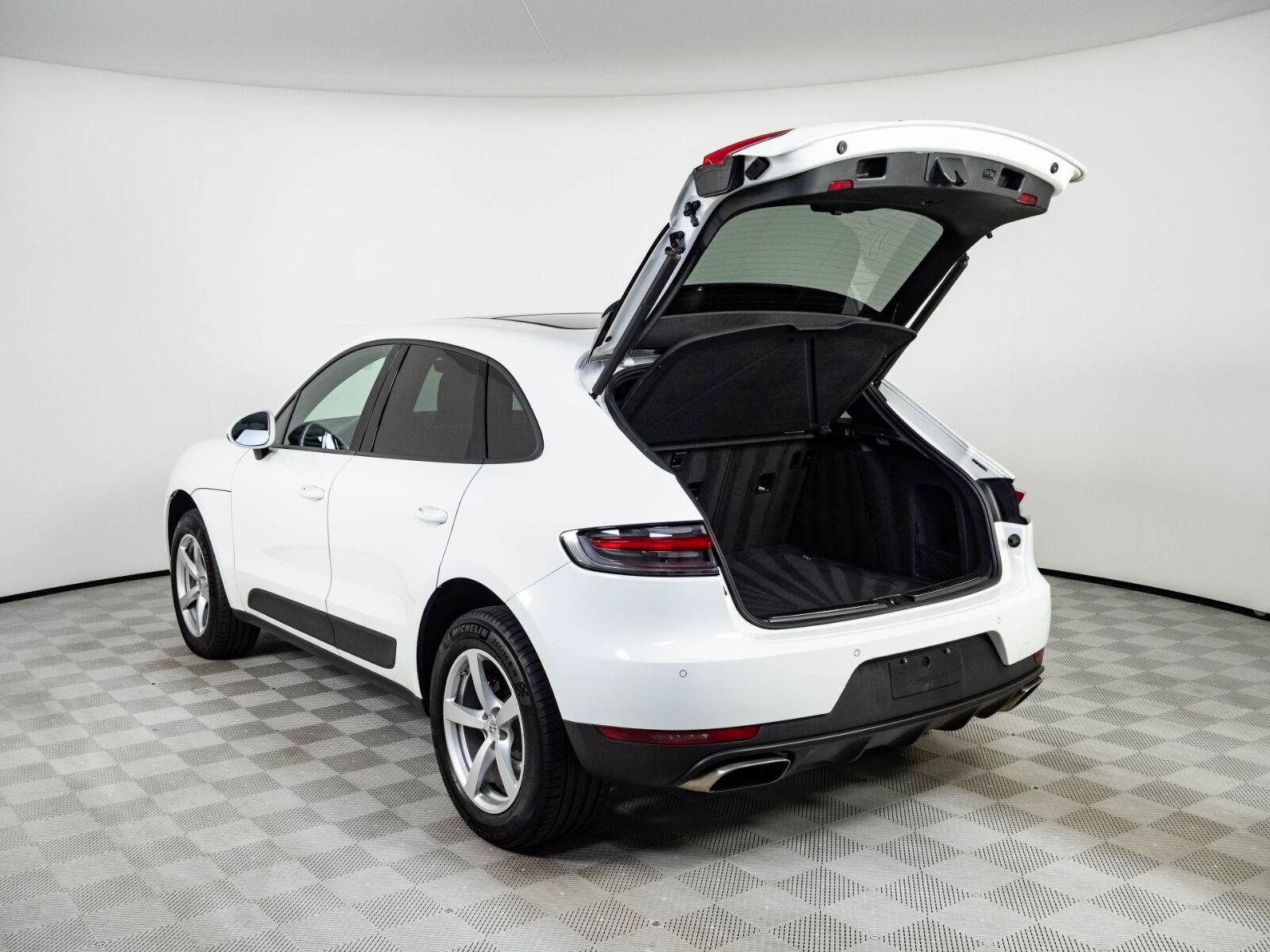 Used 2021 Porsche Macan AWD/4WD image 31