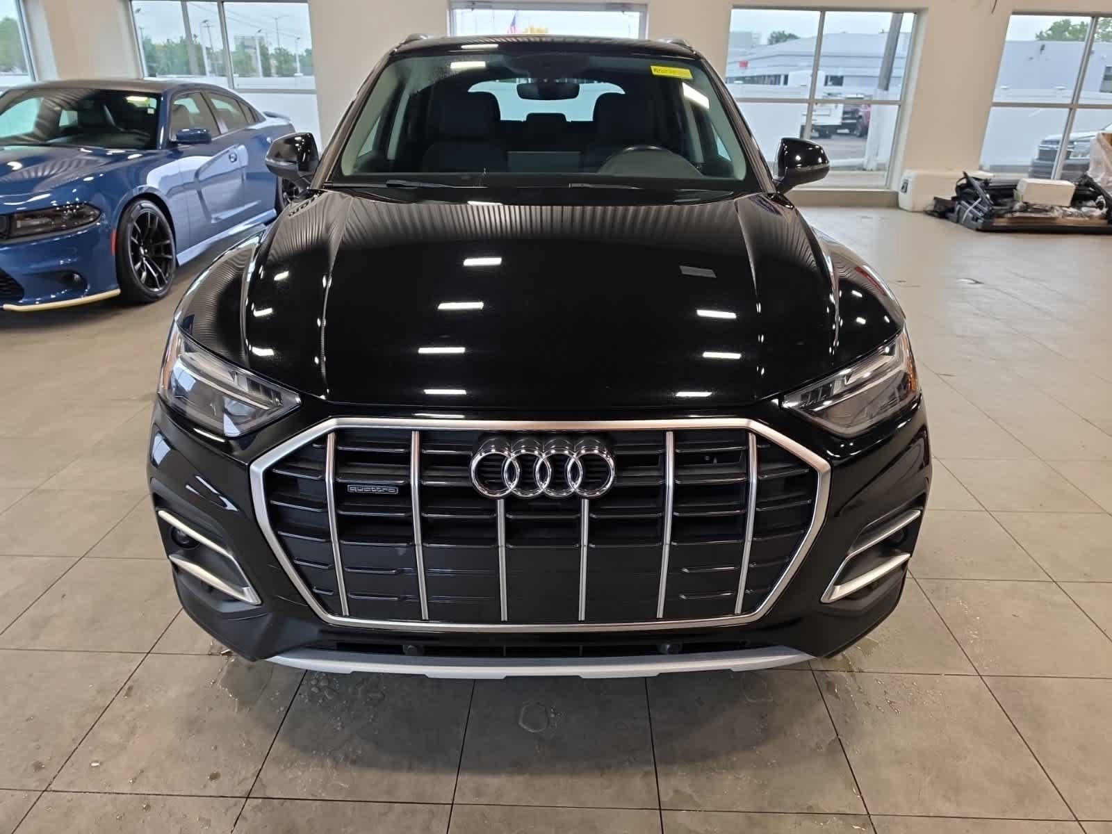 Used 2021 Audi Q5 2.0T Premium w/ Convenience Package AWD/4WD image 2